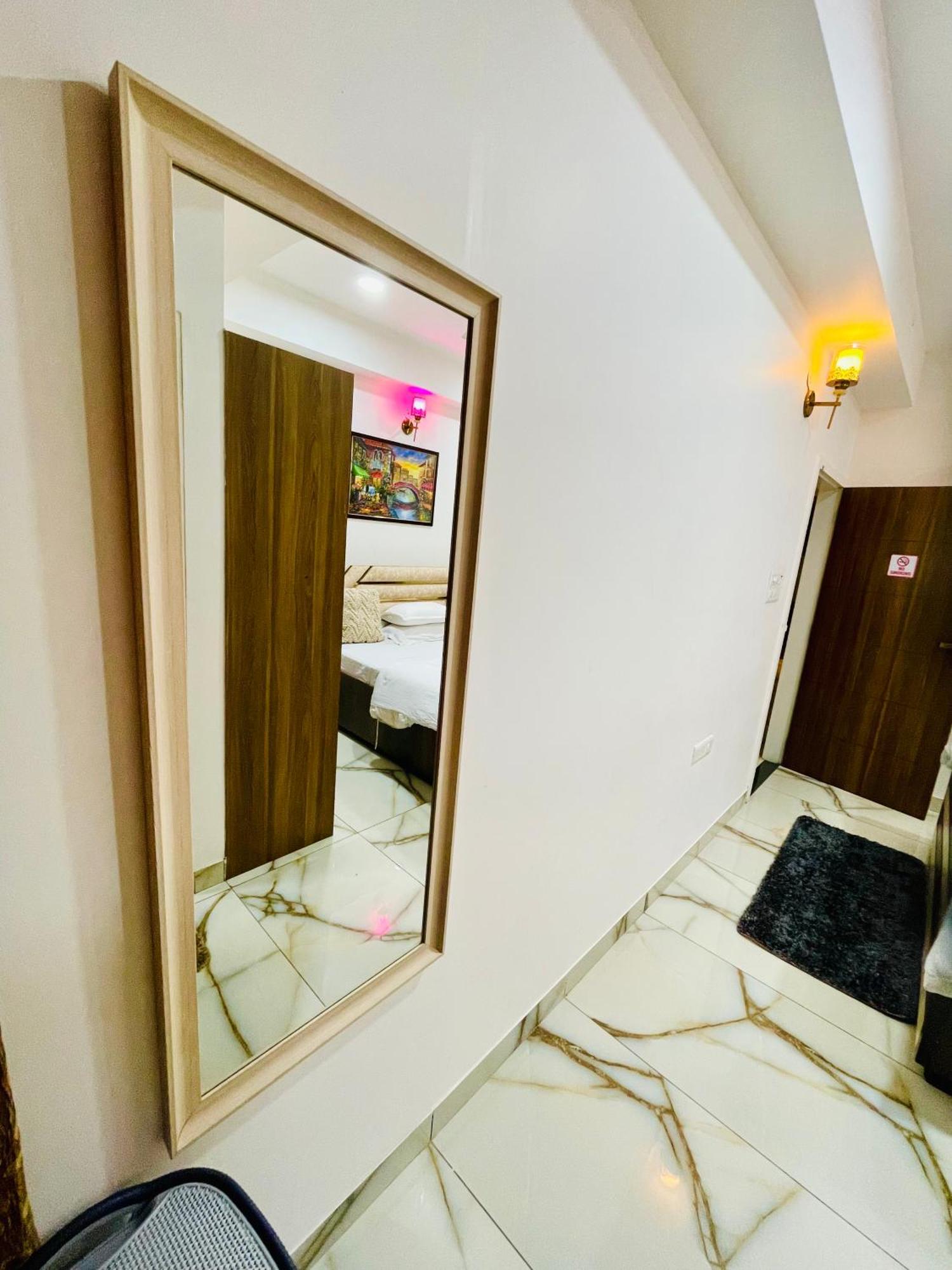 Airport Bliss Apartment+Balcony & Netflix + Prime Dźajpur Zewnętrze zdjęcie